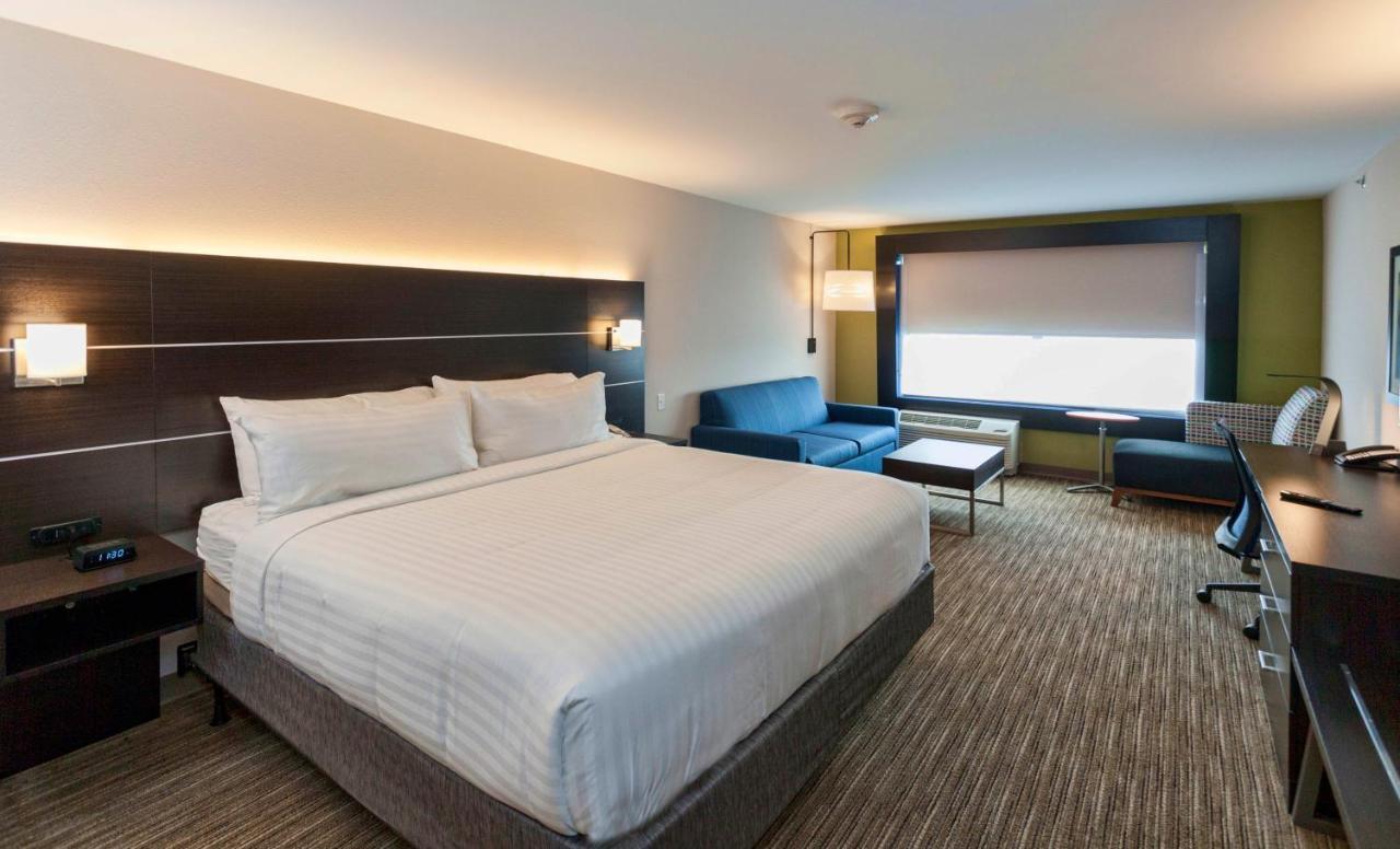 Holiday Inn Express & Suites - Dodge City By Ihg Εξωτερικό φωτογραφία