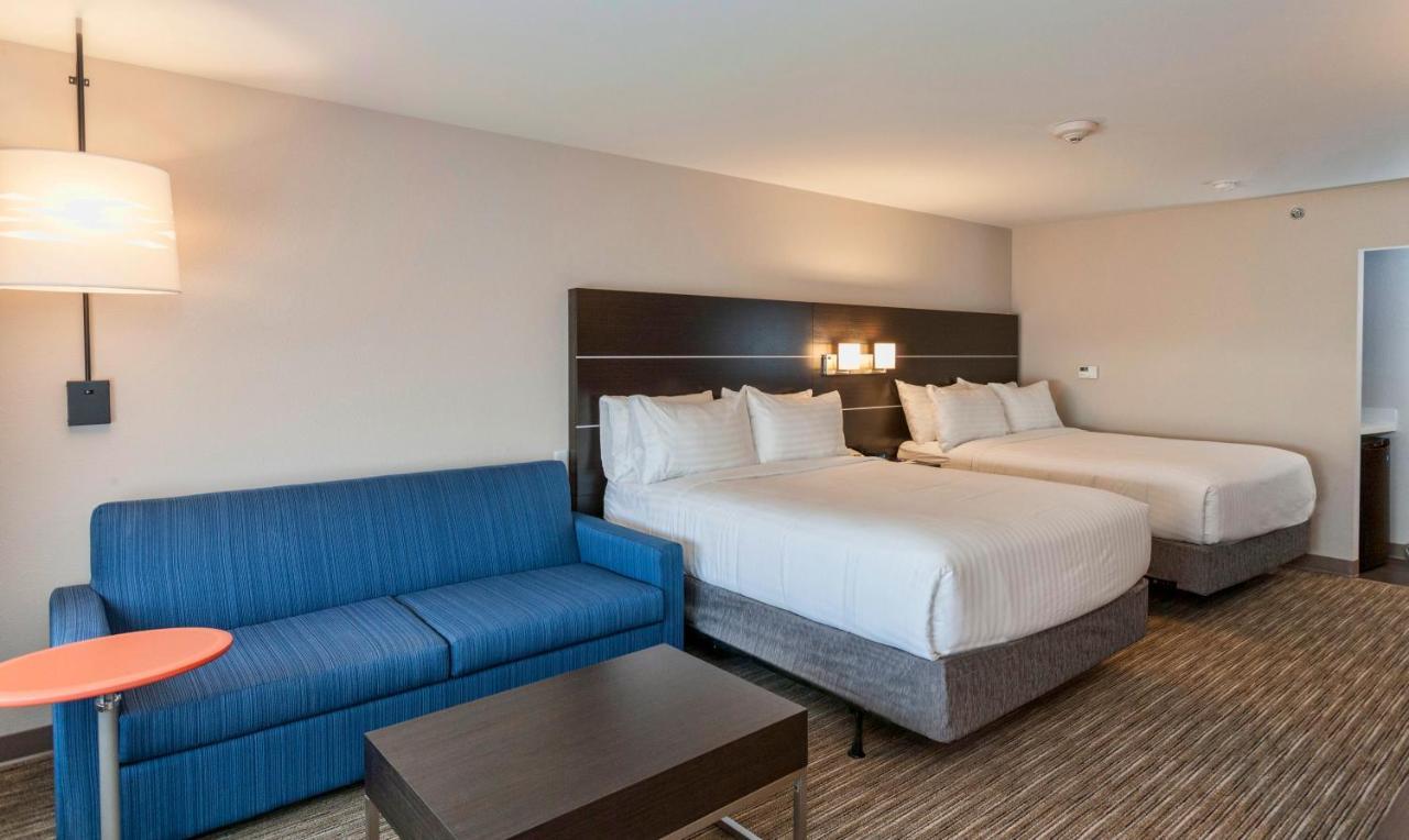Holiday Inn Express & Suites - Dodge City By Ihg Εξωτερικό φωτογραφία