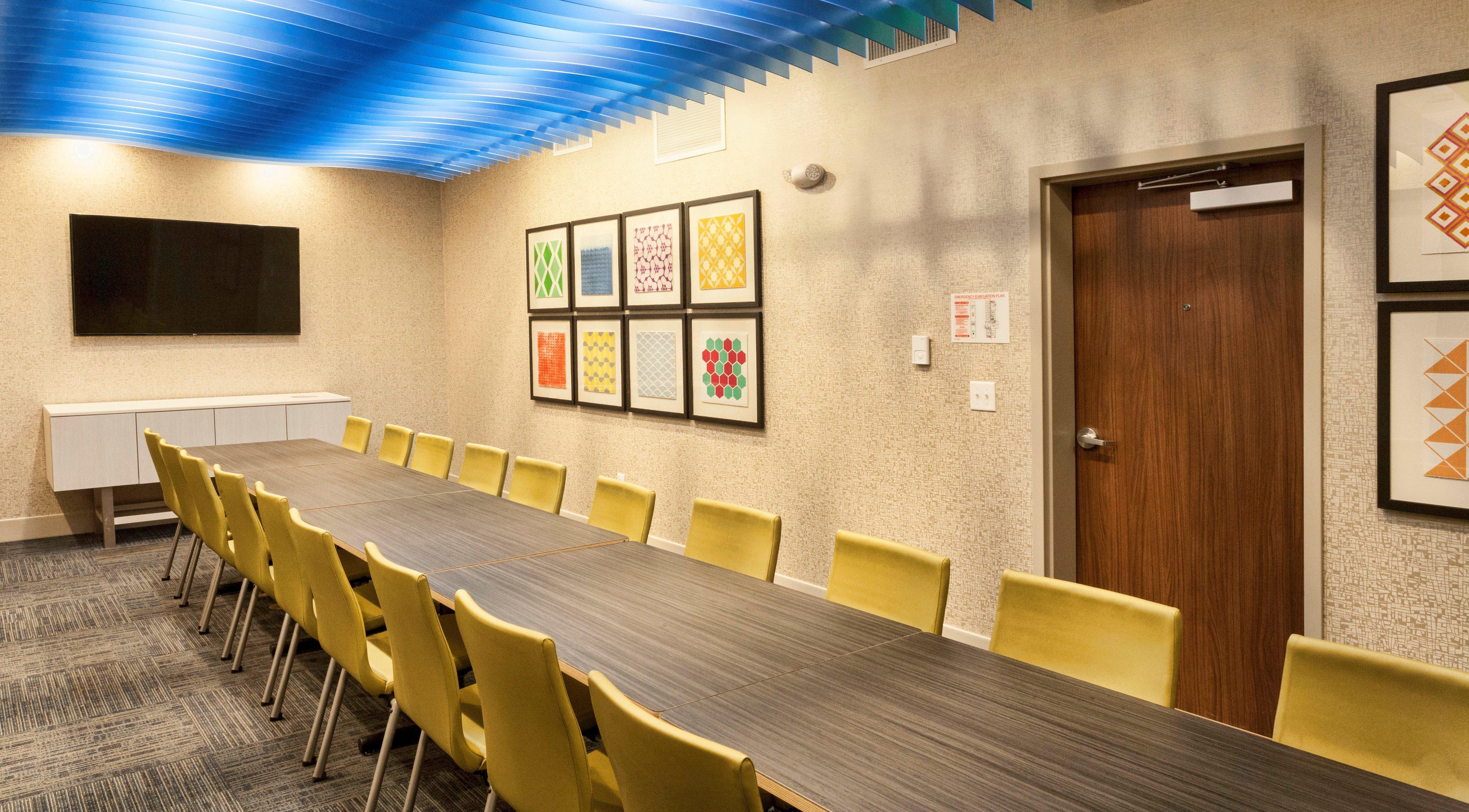 Holiday Inn Express & Suites - Dodge City By Ihg Εξωτερικό φωτογραφία