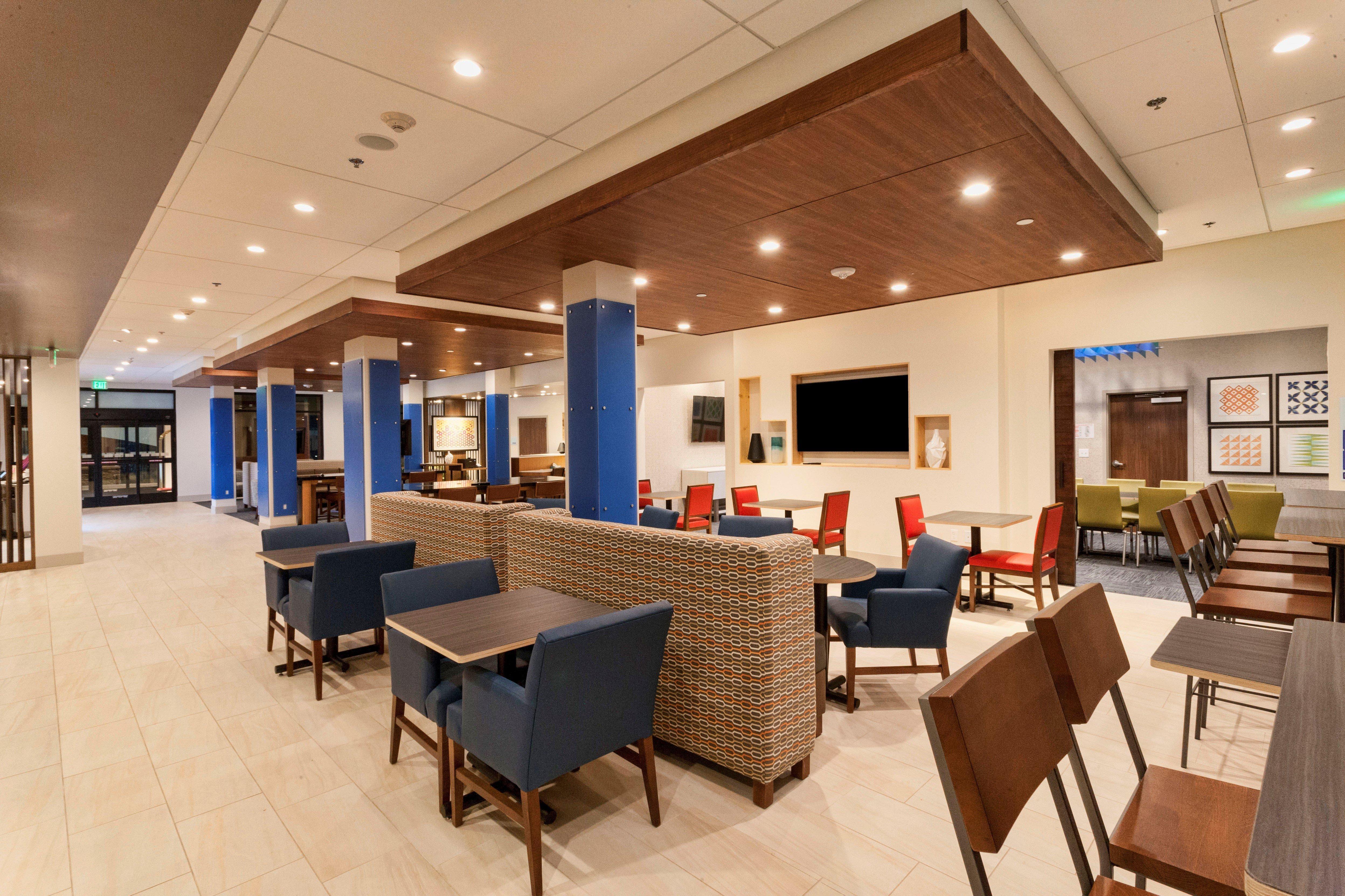 Holiday Inn Express & Suites - Dodge City By Ihg Εξωτερικό φωτογραφία