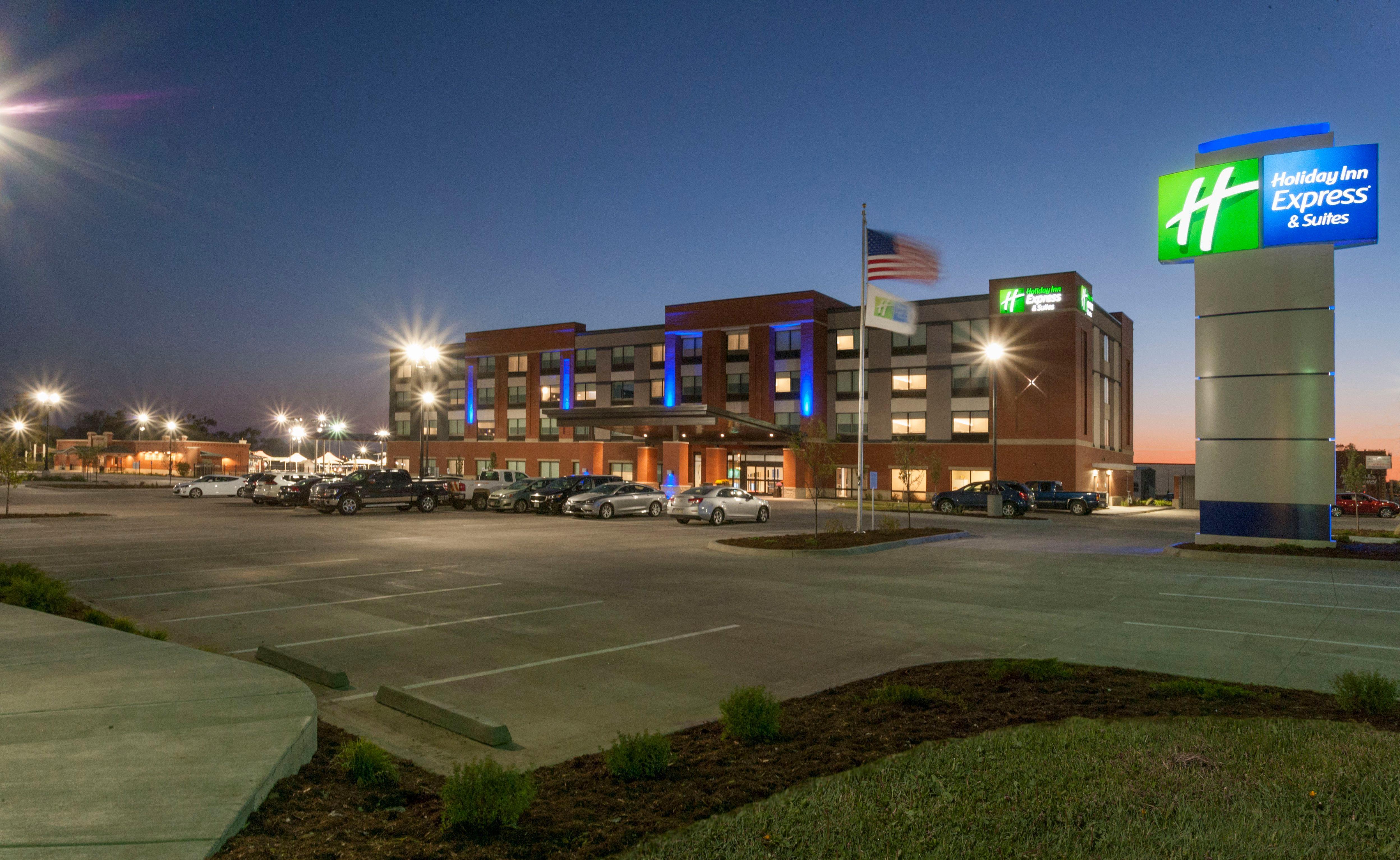 Holiday Inn Express & Suites - Dodge City By Ihg Εξωτερικό φωτογραφία