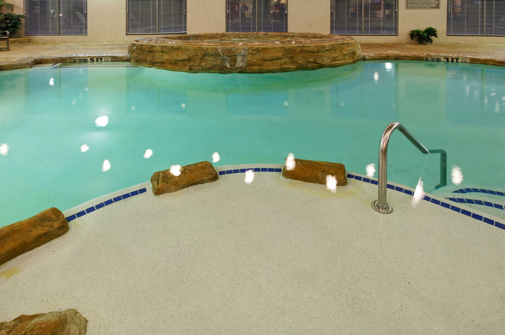 Holiday Inn Express & Suites - Dodge City By Ihg Εξωτερικό φωτογραφία