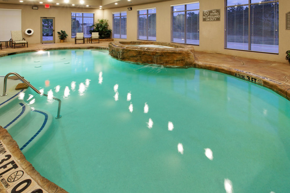 Holiday Inn Express & Suites - Dodge City By Ihg Εξωτερικό φωτογραφία
